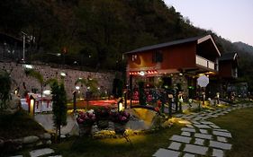 Granny'S Den Resort